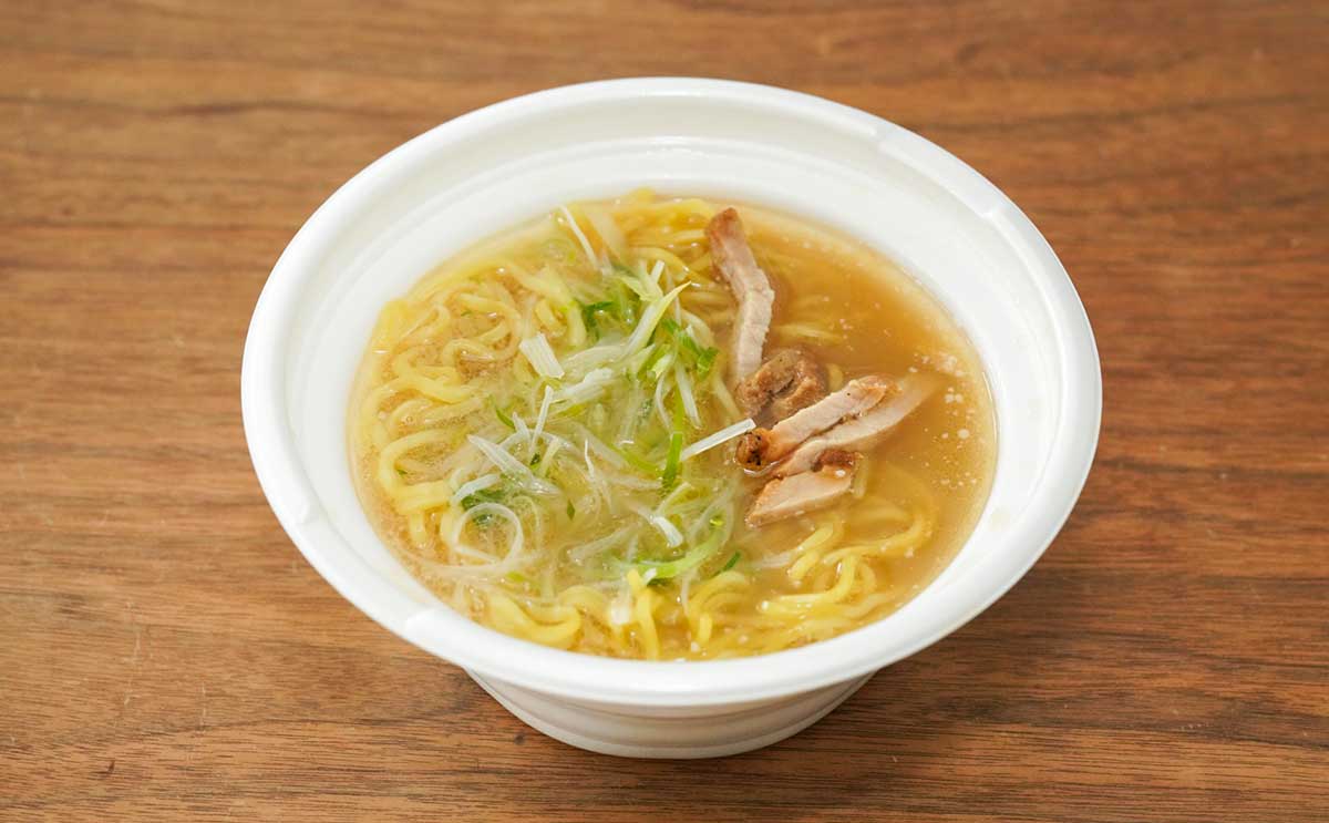 【セブン新発売】500円以下で買える豚骨醤油ラーメンがうまい