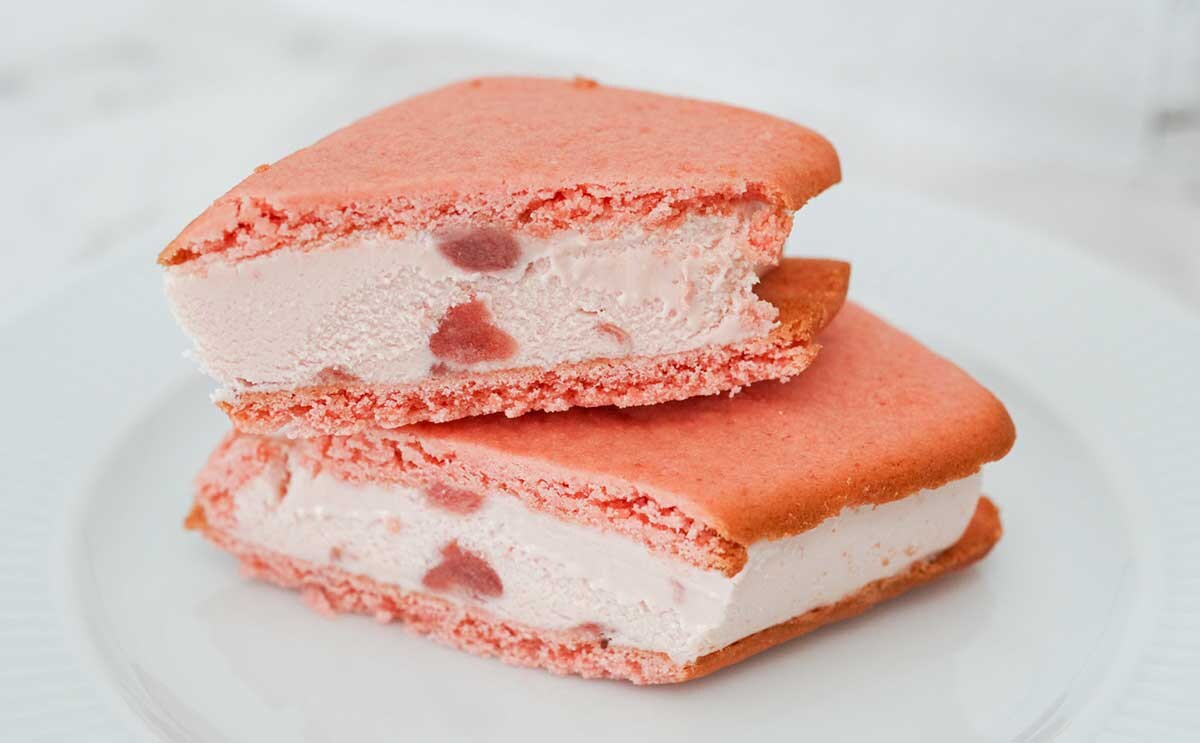 「最高のアイス」【セブン】全国発売のピンクアイスがおいしい