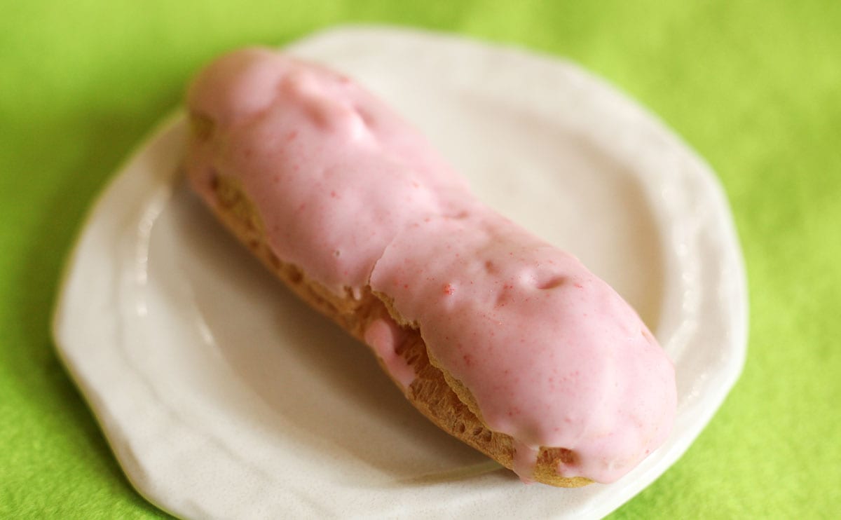 「めっちゃいちご」ローソンの『エクレア』はおいしいけど地域限定