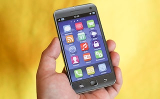 【カルディ】583円の『スマホ』は甘くておいしい!?