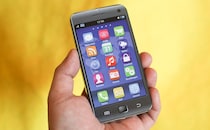 【カルディ】583円の『スマホ』は甘くておいしい!?