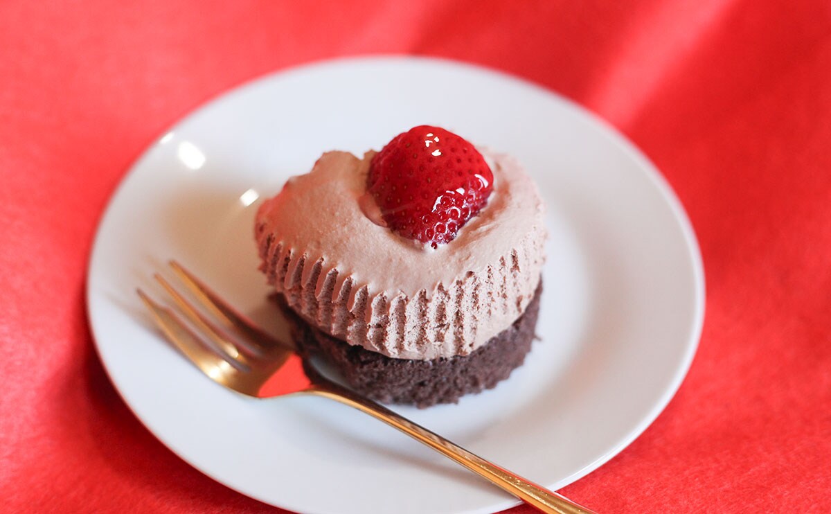 「満足感あり」「天才すぎた」おいしい『チョコケーキ』が食いたいならローソンへ行け!