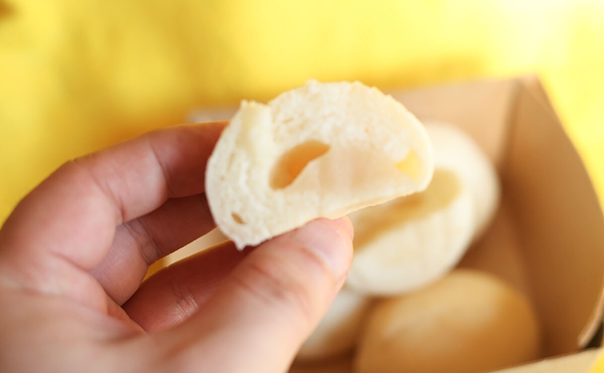 「最高すぎる」「お酒に合いそう」ローソンの“白い玉”がもちもちでうまいらしい