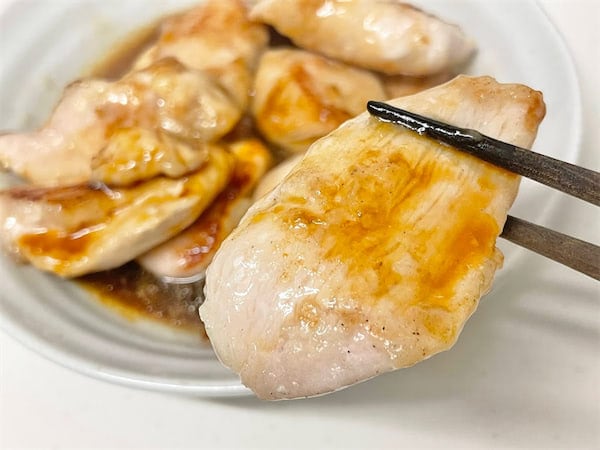 リュウジさんの【鶏むね肉を最強に柔らかくする】レシピ「一瞬焼きチキン」に挑戦！一瞬焼きって何だ⁉