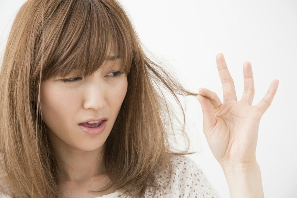 何とかしたい…冬の髪トラブル「静電気」。発生する原因とおすすめの対策は？