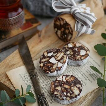 混ぜて固めるだけで簡単おいしい！バレンタインやおやつに「チョコサラミ」を作ろう