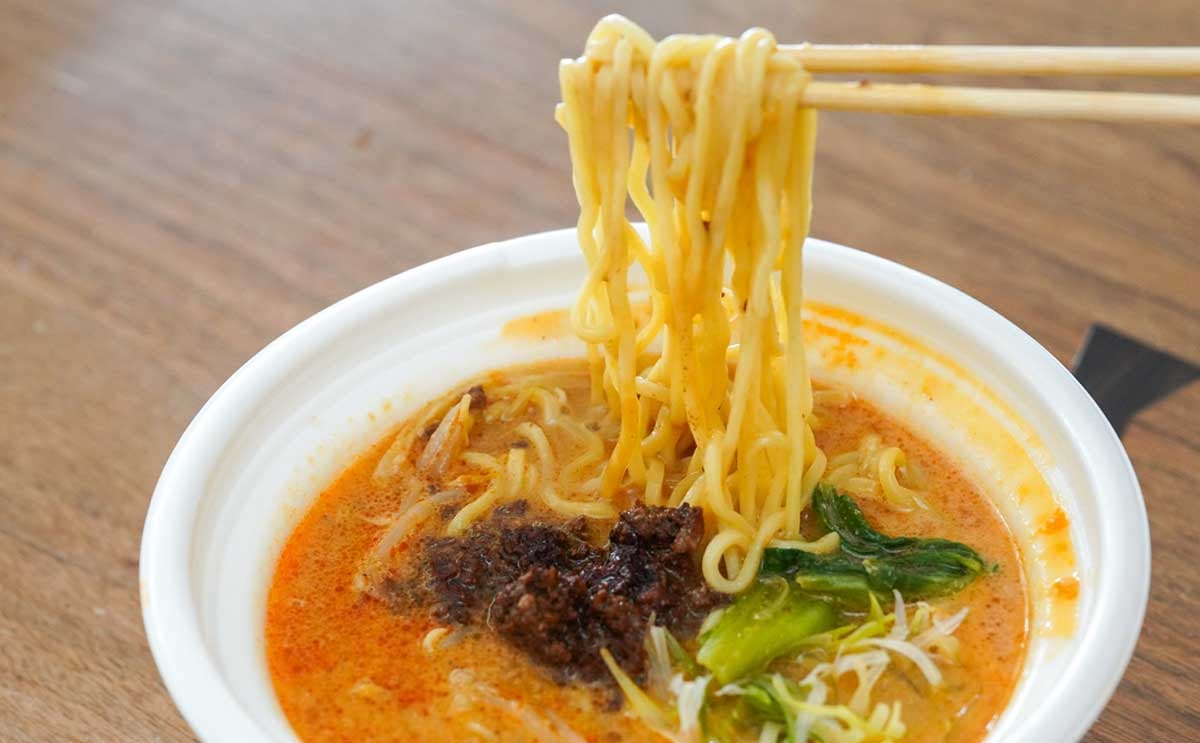 「想像以上にうまい」「辛くなかった」【セブン】名店監修のチルド麺とは