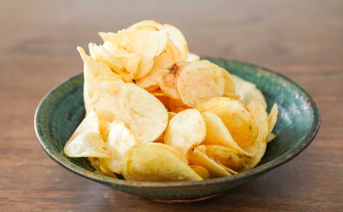 「とんでもない美味しさ」【カルビー】新作ポテトチップスが普通にうますぎて笑った