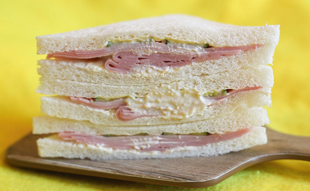 これが“47%増量”の力。ローソンの『ハムサンド』がとにかく最高だった