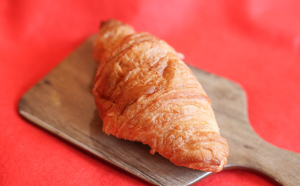 「最高」「期待を裏切らない」ファミマの新作パンは『食感』に注目