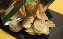 のり塩派なら、ローソン限定『ポテチ』を食べて！