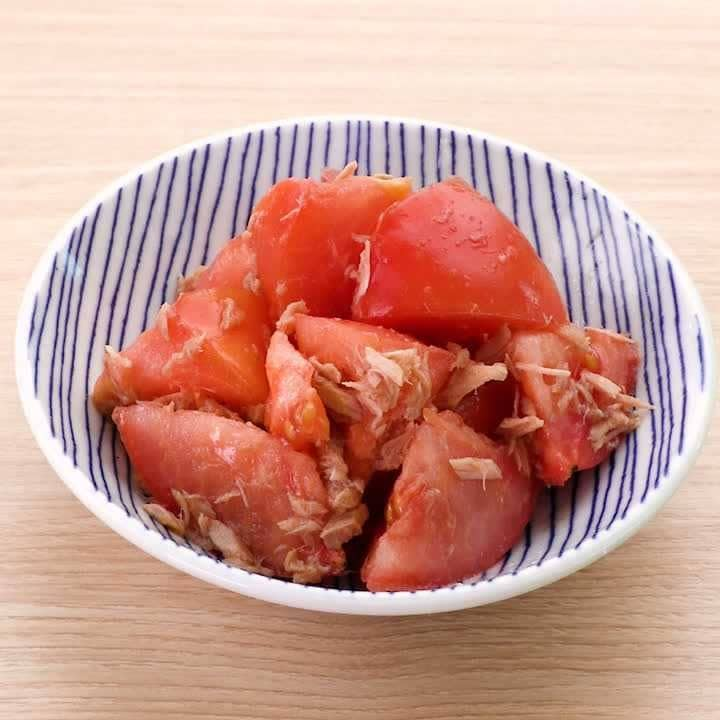 切ってあえるだけ！トマトとツナのにんにく醤油あえ