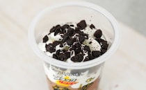 「うまいから買い溜めしよ」ファミマ限定【ブラックサンダー】のカップアイスが最高