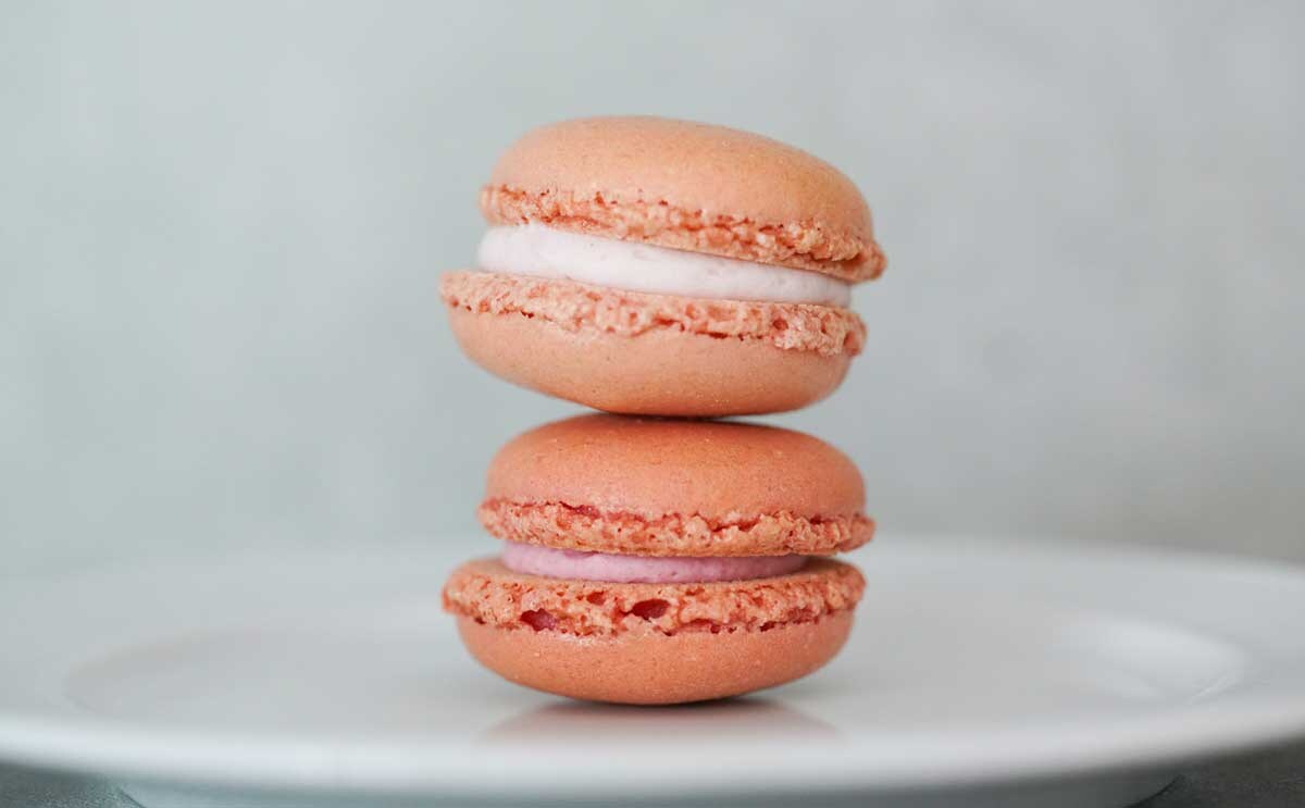 【セブン】新発売のマカロンに「めっちゃうまい」「硬すぎ」の声