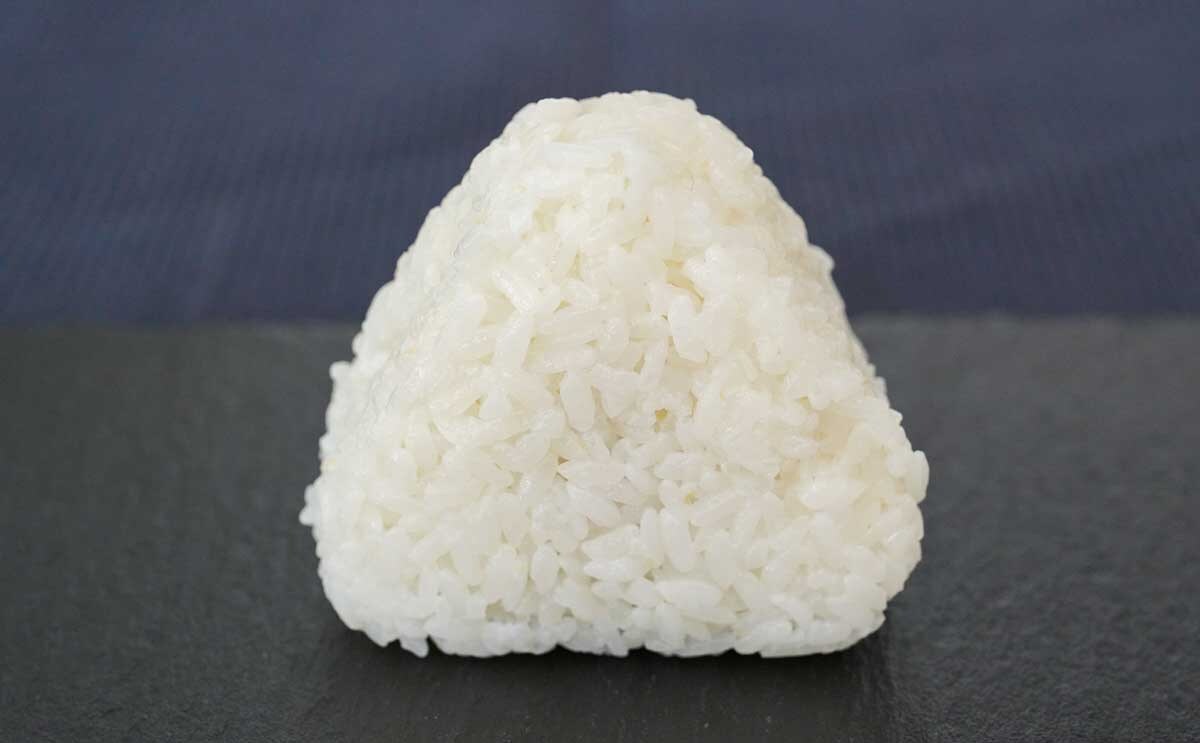 「過去一うまい」【セブン】新発売おむすびは具材が最高