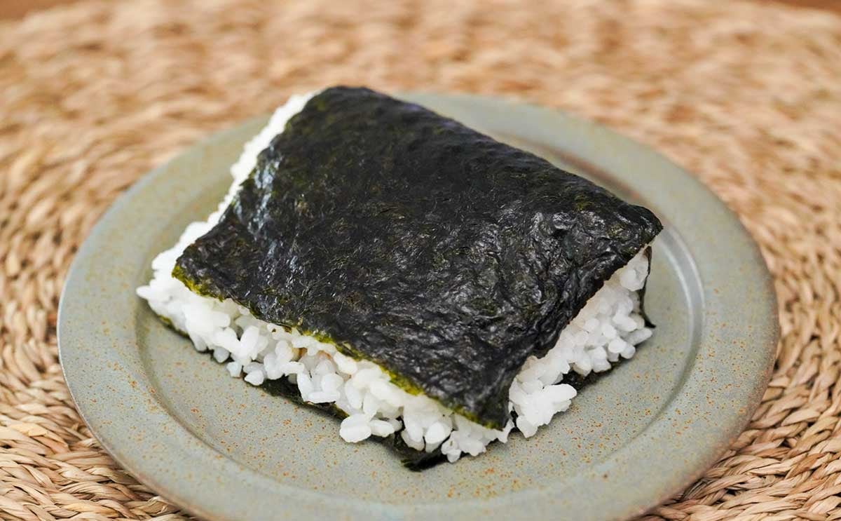 「超絶おいしい」「背徳感ある」【ファミマ】新作おむすびは間違いない組み合わせ