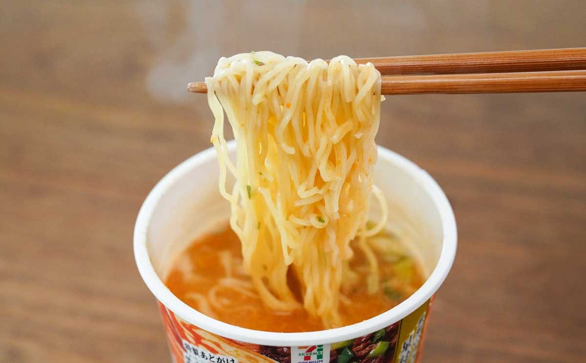 【セブン】新発売カップ麺に「完成度高い」「まとめ買いする」の声