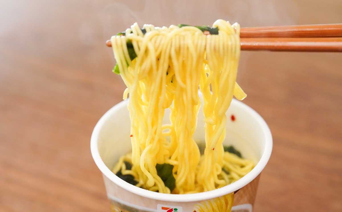 【セブン】新発売カップ麺に「バカ美味い」「みんなも食べて」の声