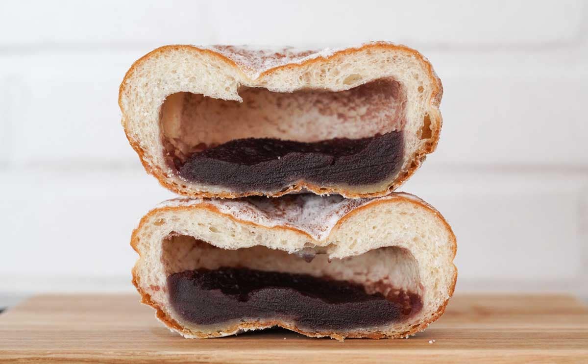 「つい買っちゃう」【セブン】粉糖たっぷりの新商品にハマりそう