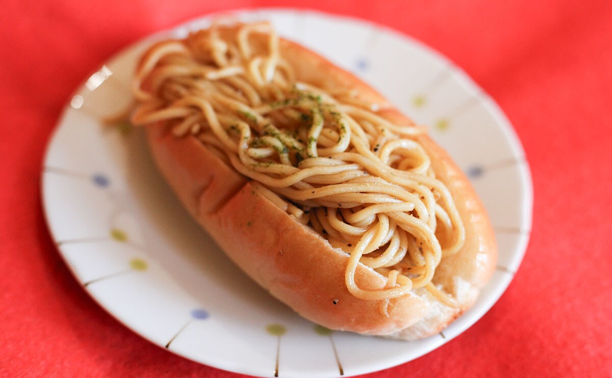 「珍しい」「激うま」ローソンの『焼きそばパン』は何かが違う!?