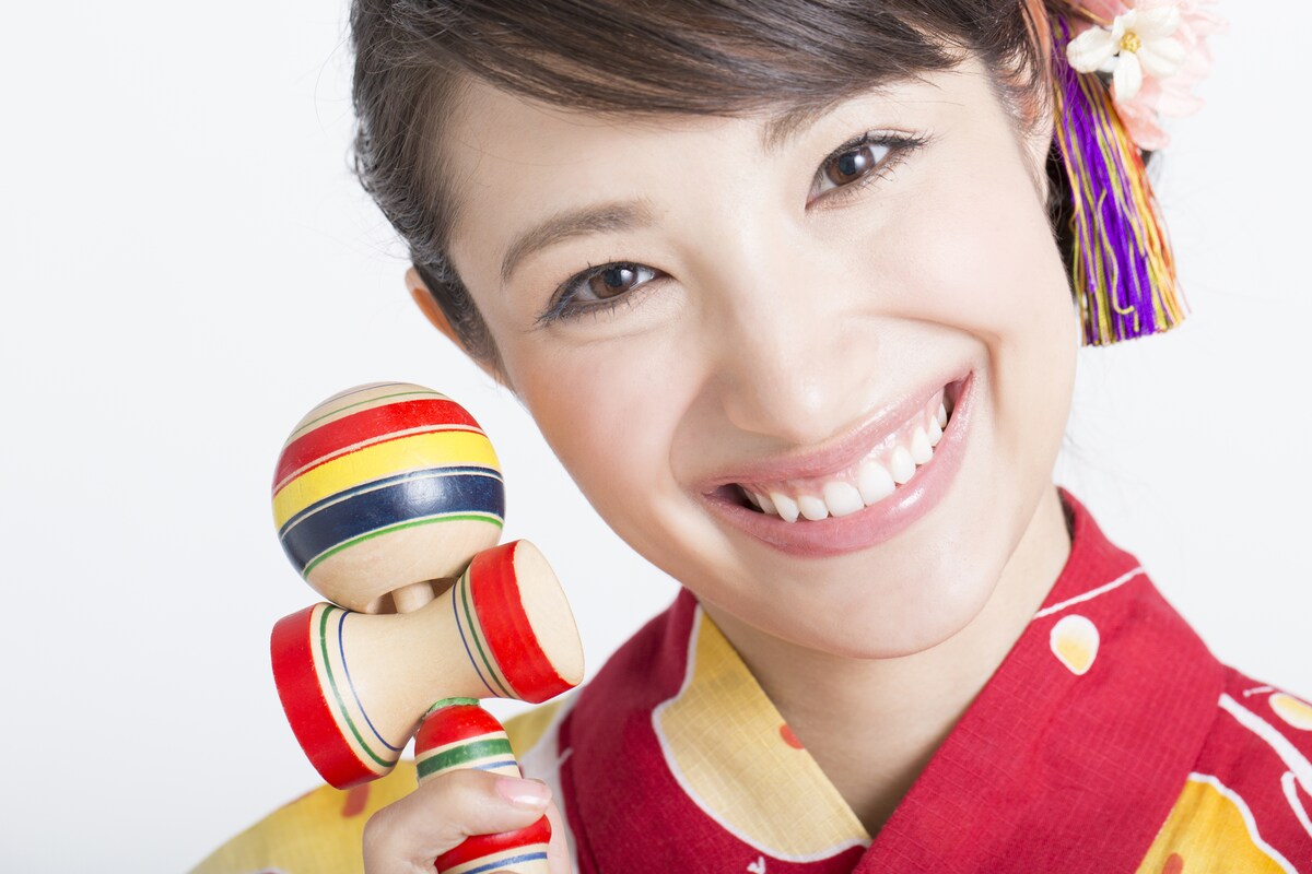 【5月14日はけん玉の日】日本発祥ではない！？けん玉が日本にやってきたのはいつ？