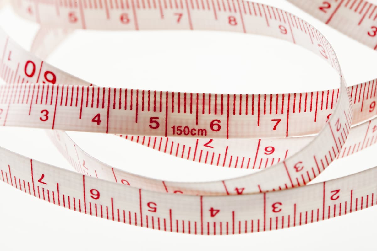 【4月11日はメートル法公布記念日】昔の日本で使われていた長さの単位は何でしょう？