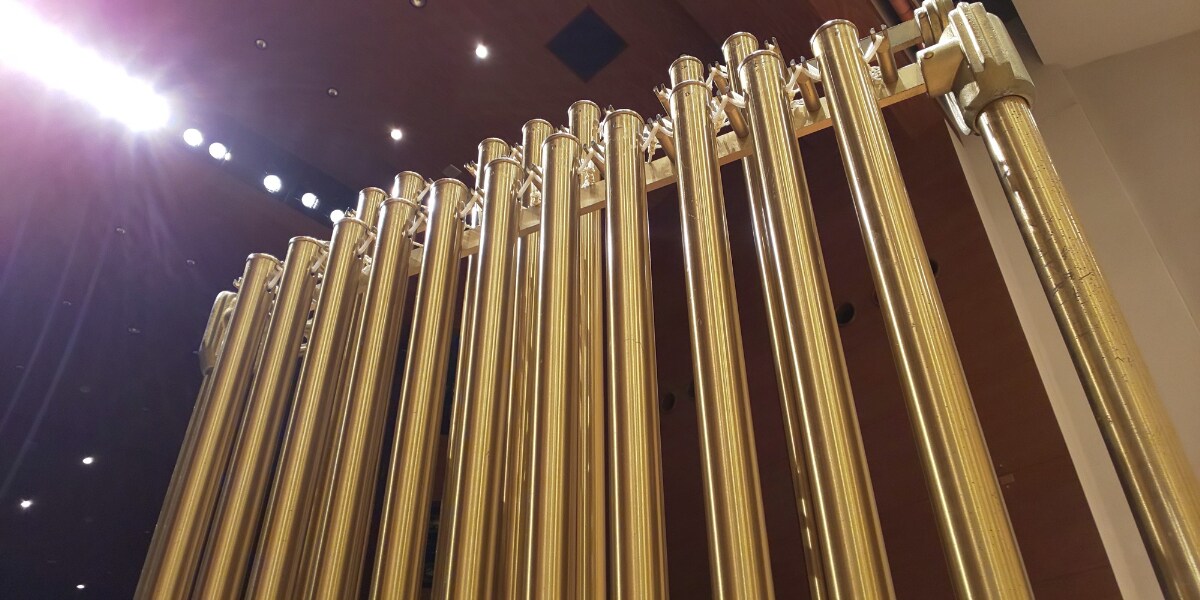 【クイズ】1946年スタート。日曜お昼のご長寿番組といえば…?│この日生まれた有名人もチェック!