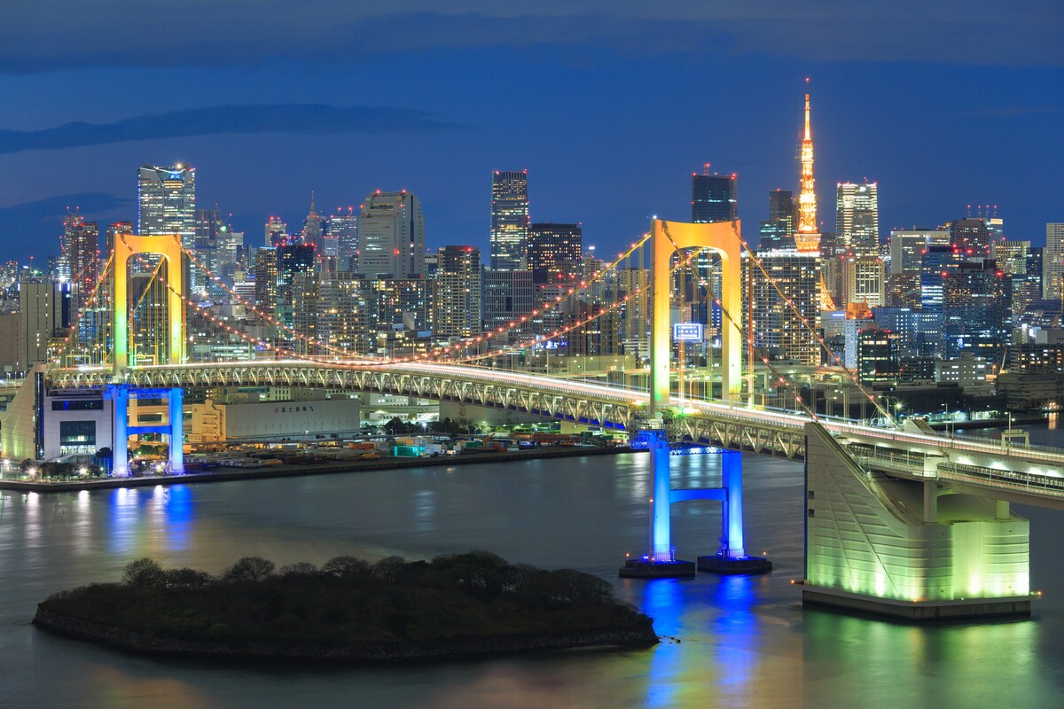 【クイズ】日本で初めて灯った電灯。この瞬間に立ち会った偉人は誰でしょう？│この日生まれた有名人もチェック！