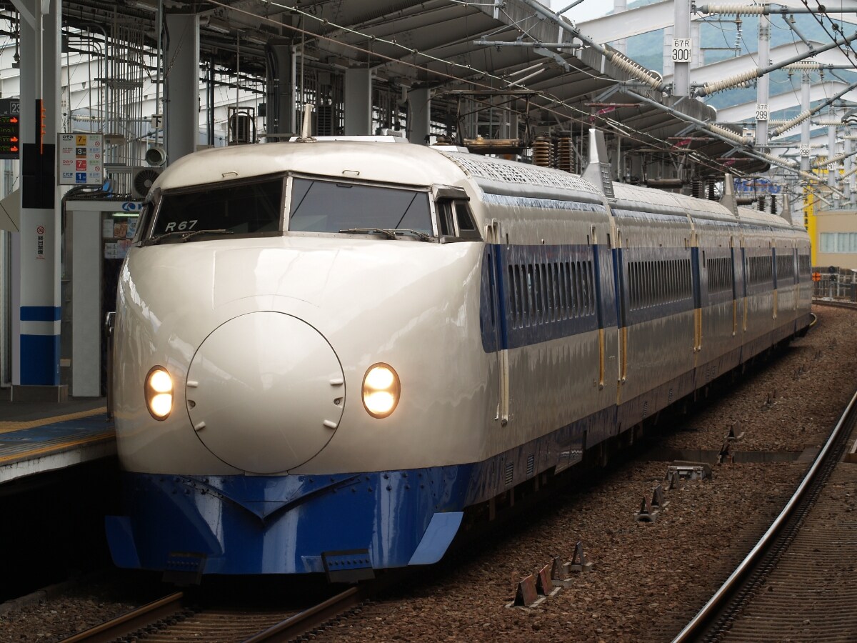 明治時代、日本初の「食堂車」ができたのはどの路線？【5月25日は食堂車の日】