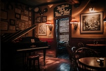 【クイズ】アメリカの「禁酒法」で発展したお酒の飲み方といえば何でしょう？│この日生まれた有名人もチェック！