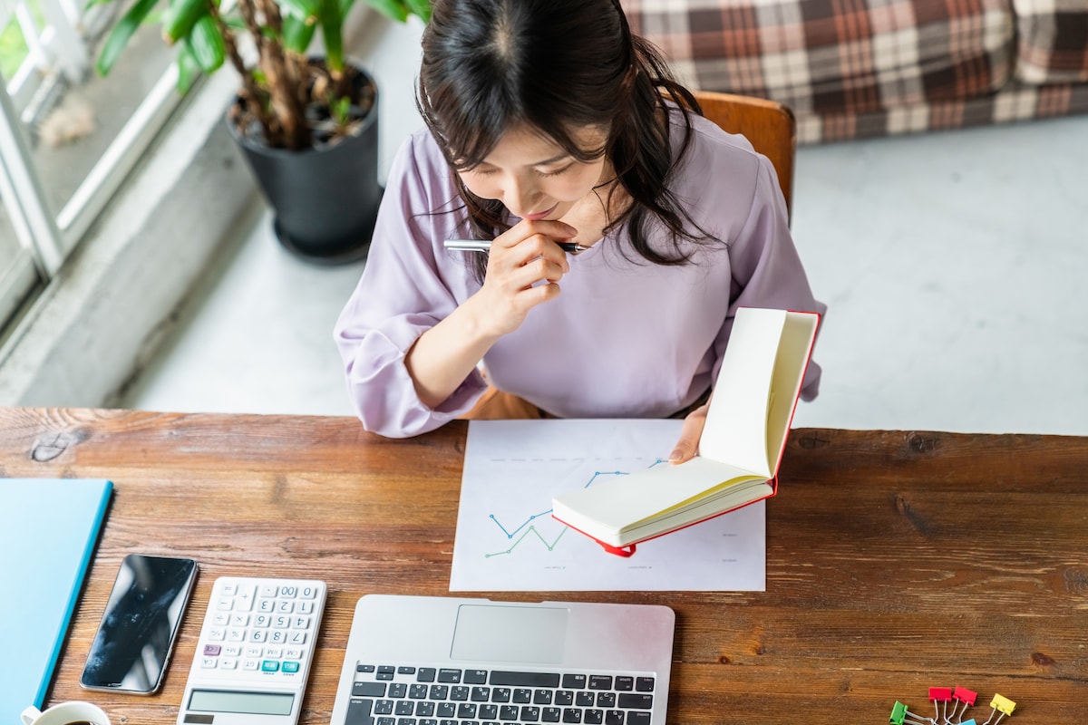 【クイズ】発売当時は53万円!今はワンコインで買える、あの便利アイテムといえば何でしょう?│この日生まれた有名人もチェック!