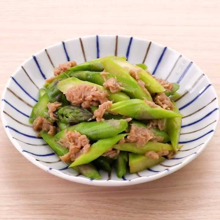 手軽な一品！アスパラとツナのにんにく醤油あえ