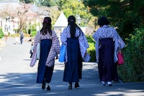 【今日は何の日】11月12日は「洋服記念日」