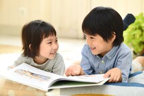 【クイズ】4月2日生まれで『人魚姫』『みにくいアヒルの子』などを作った童話作家といえば？