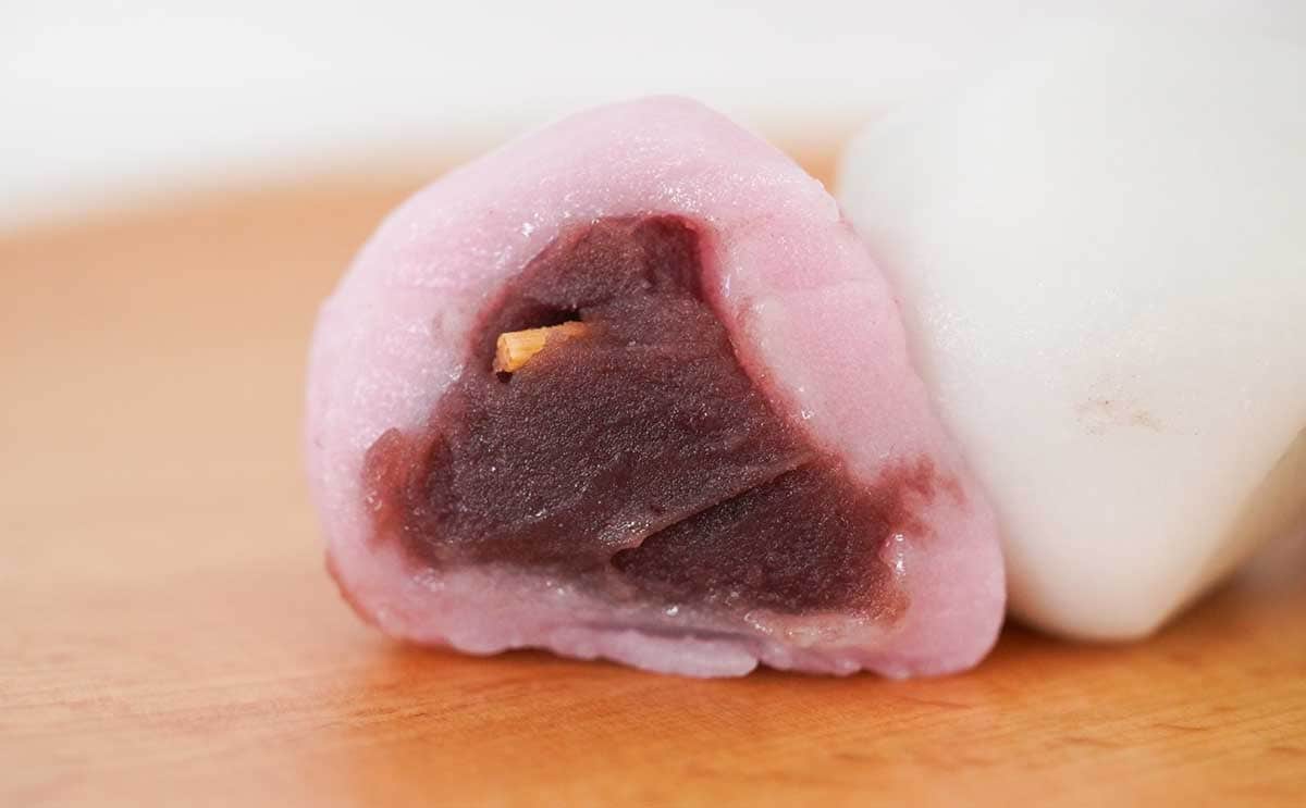 「甘さ控えめで好き」【セブン】こしあん派にオススメの三色団子