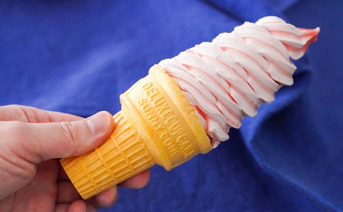 【食べごたえスゴい】ファミマ限定ソフトがボリューム満点