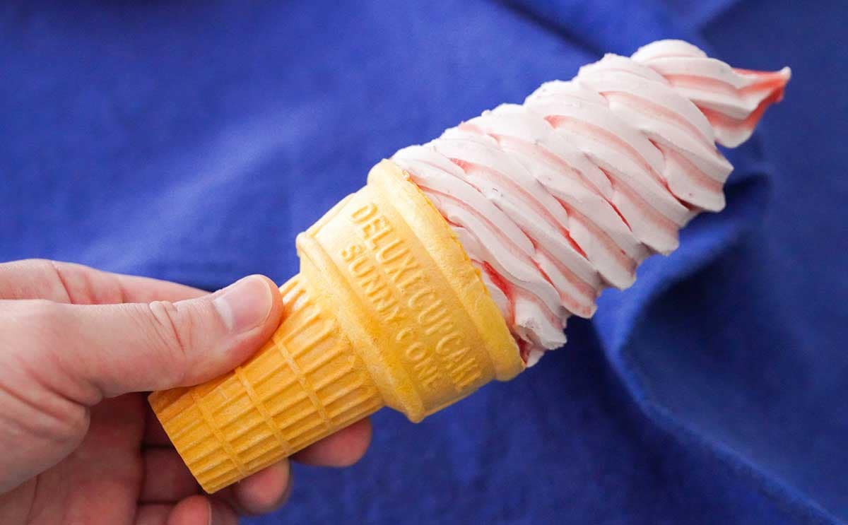 【食べごたえスゴい】ファミマ限定ソフトがボリューム満点