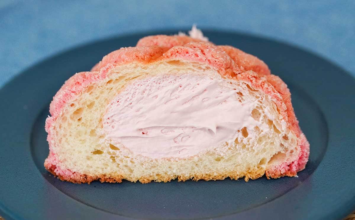 「クリームの量が多い」「とても美味しかった」【ファミマ】138円パンにハマりそう