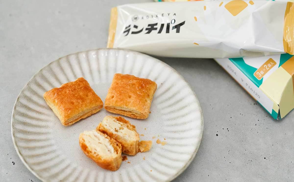 「うますぎる」「量が少ない」【湖池屋】新商品はスナックのようなパイ