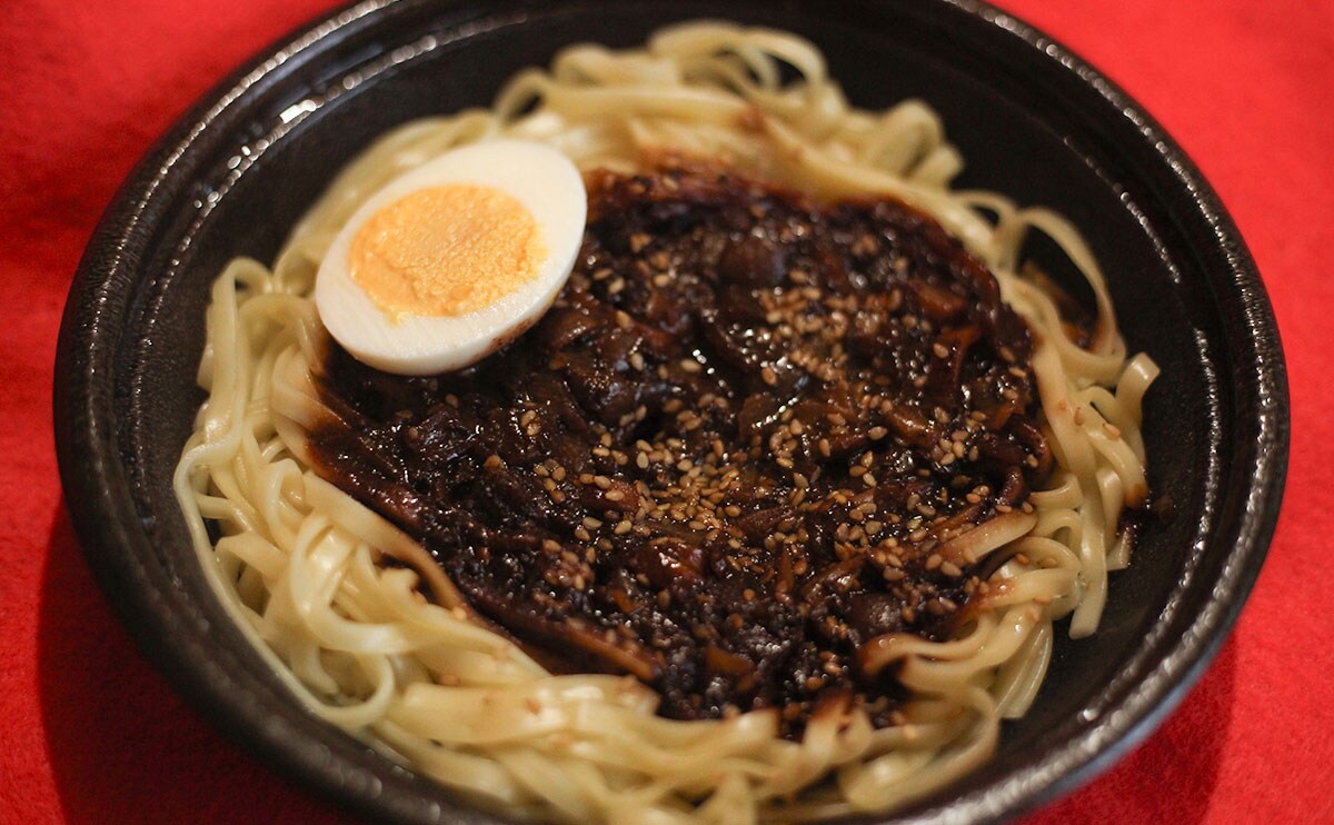【地域限定】新大久保の人気店が監修した『ジャジャン麺』を食べてみた