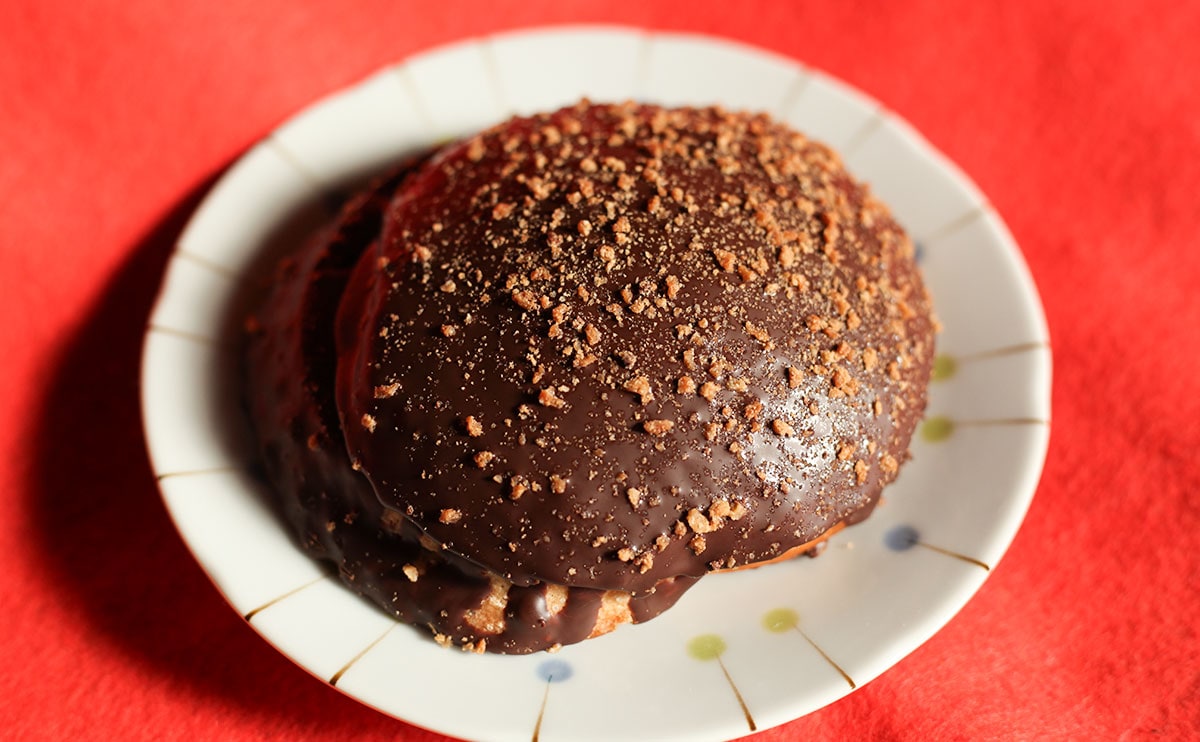 「リピ決定」「最高」九州のソウルフード『ブラックモンブラン』がパンに!?