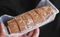 「飽きのこない味」ローソンの人気商品『もち食感ロール』の新作は“甘じょっぱ系”