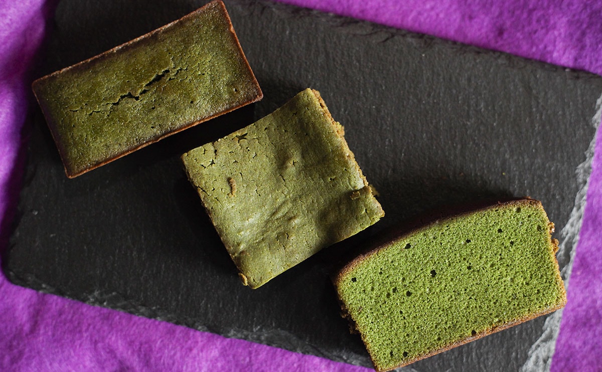 「大変美味」「リピしたい」ファミマの『焼き菓子』、抹茶感がすごくて最高だった