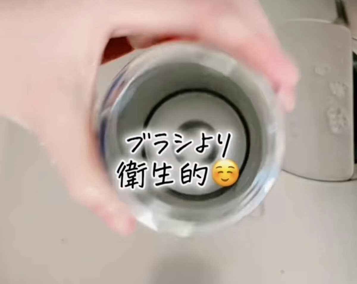 水筒を洗うブラシ、置き場所に困らない？本体＆カバーの簡単手洗いテク