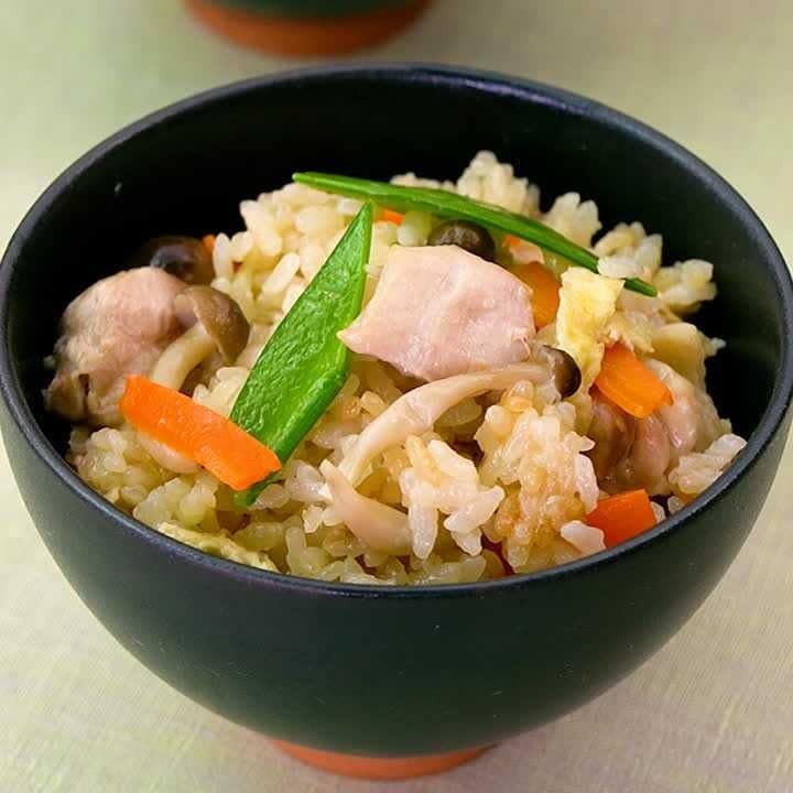 簡単！めんつゆ五目炊き込みご飯