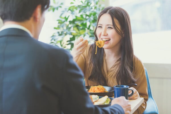 【デートの支払い実態】女性の半数「割り勘でいいよ」は信じるな！？　“女性の本音”調査で明らか