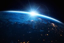 小惑星探査機「はやぶさ」は7年かけて何km移動したでしょう？【6月13日ははやぶさの日】