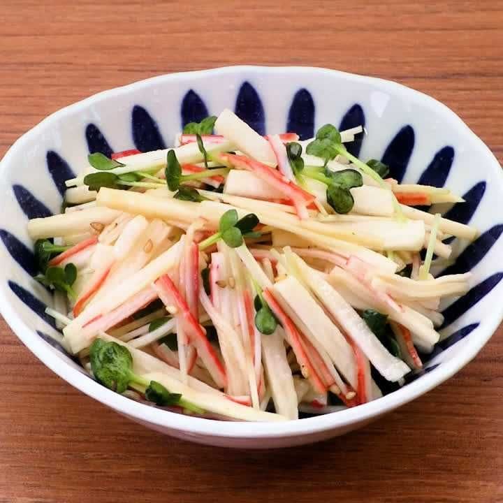 食感が楽しい♪長芋とかにかまぼこの中華サラダ