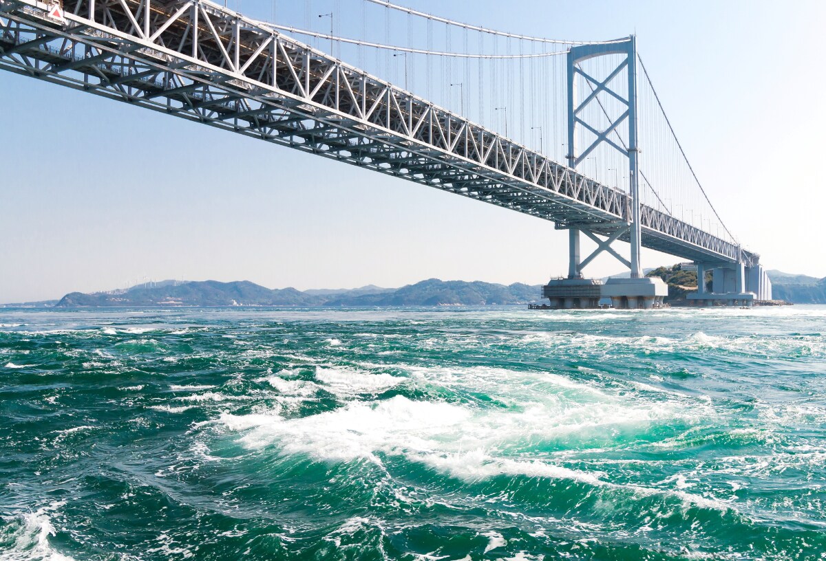 【6月8日は大鳴門橋開通記念日】有名な「うず潮」見たさに起きたトラブルとは何？