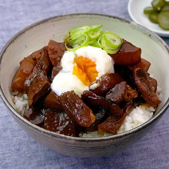 名古屋名物！濃厚どて丼